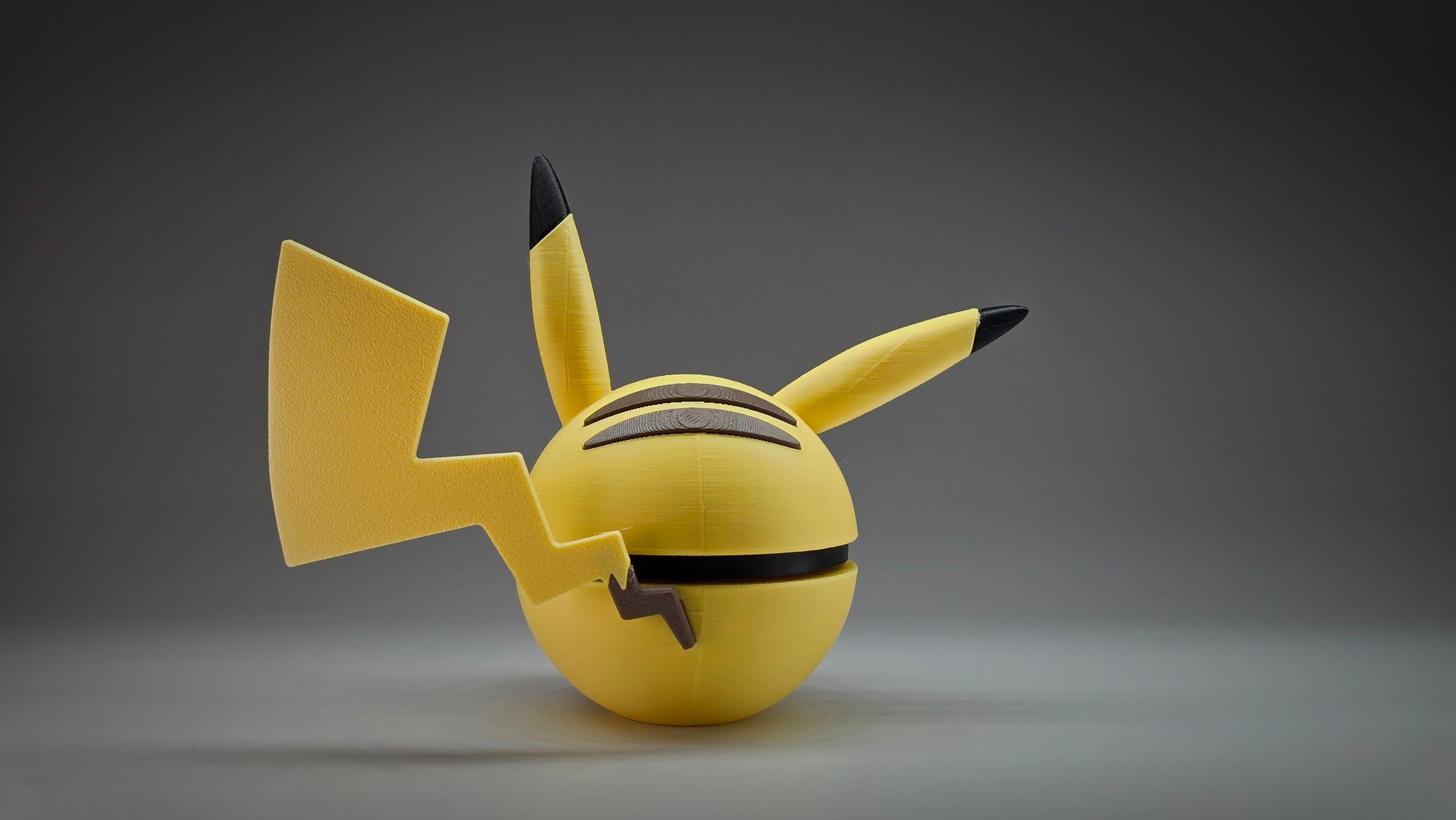 #0025 - Pikachu Ball