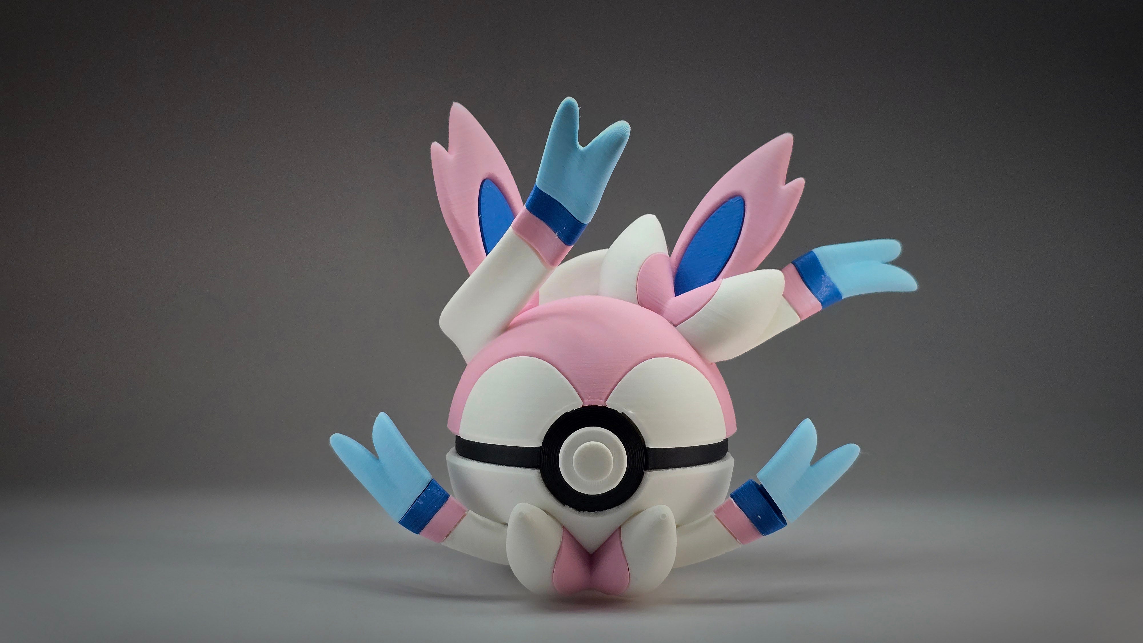 #0700 - Sylveon Ball