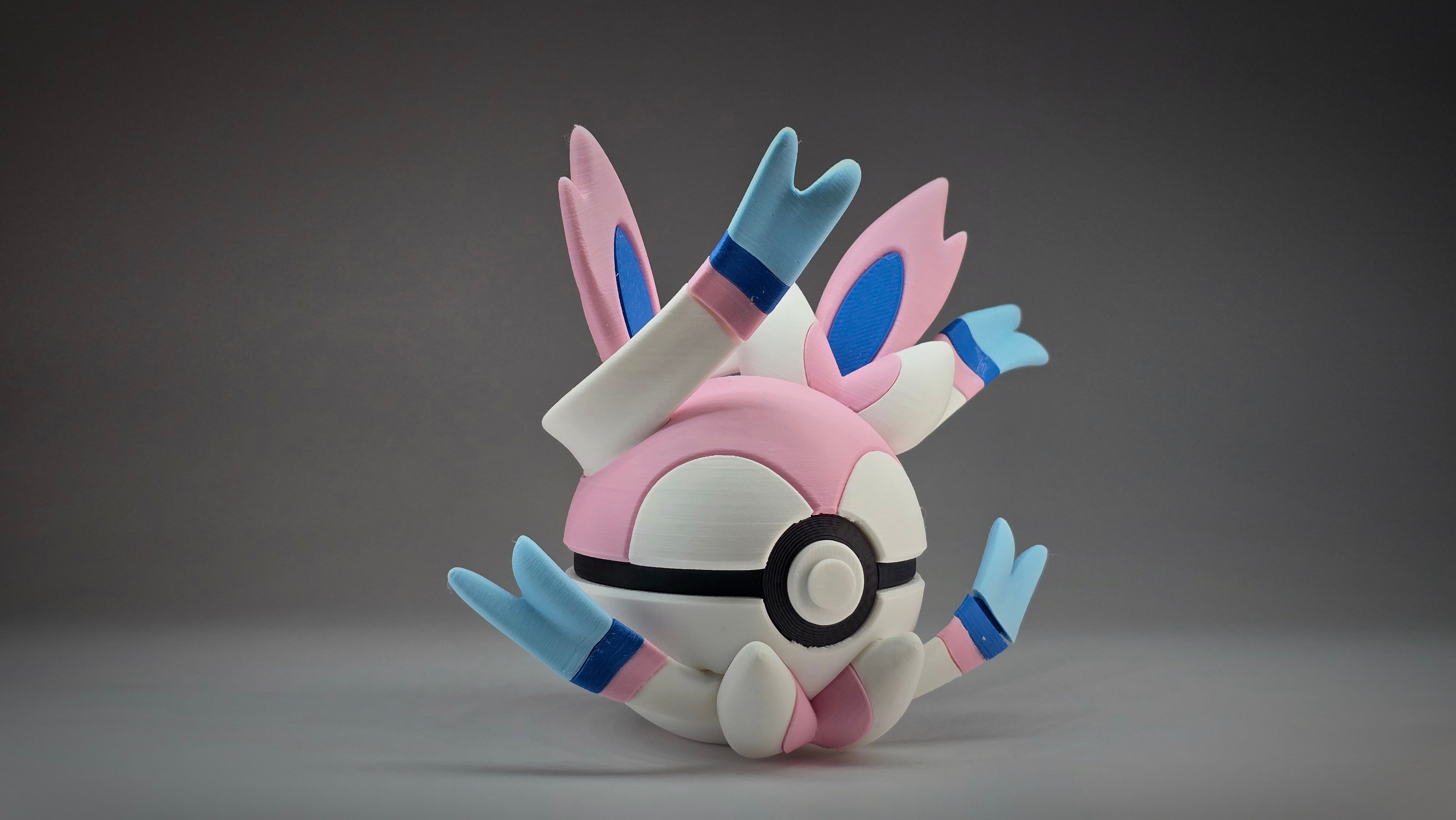 #0700 - Sylveon Ball