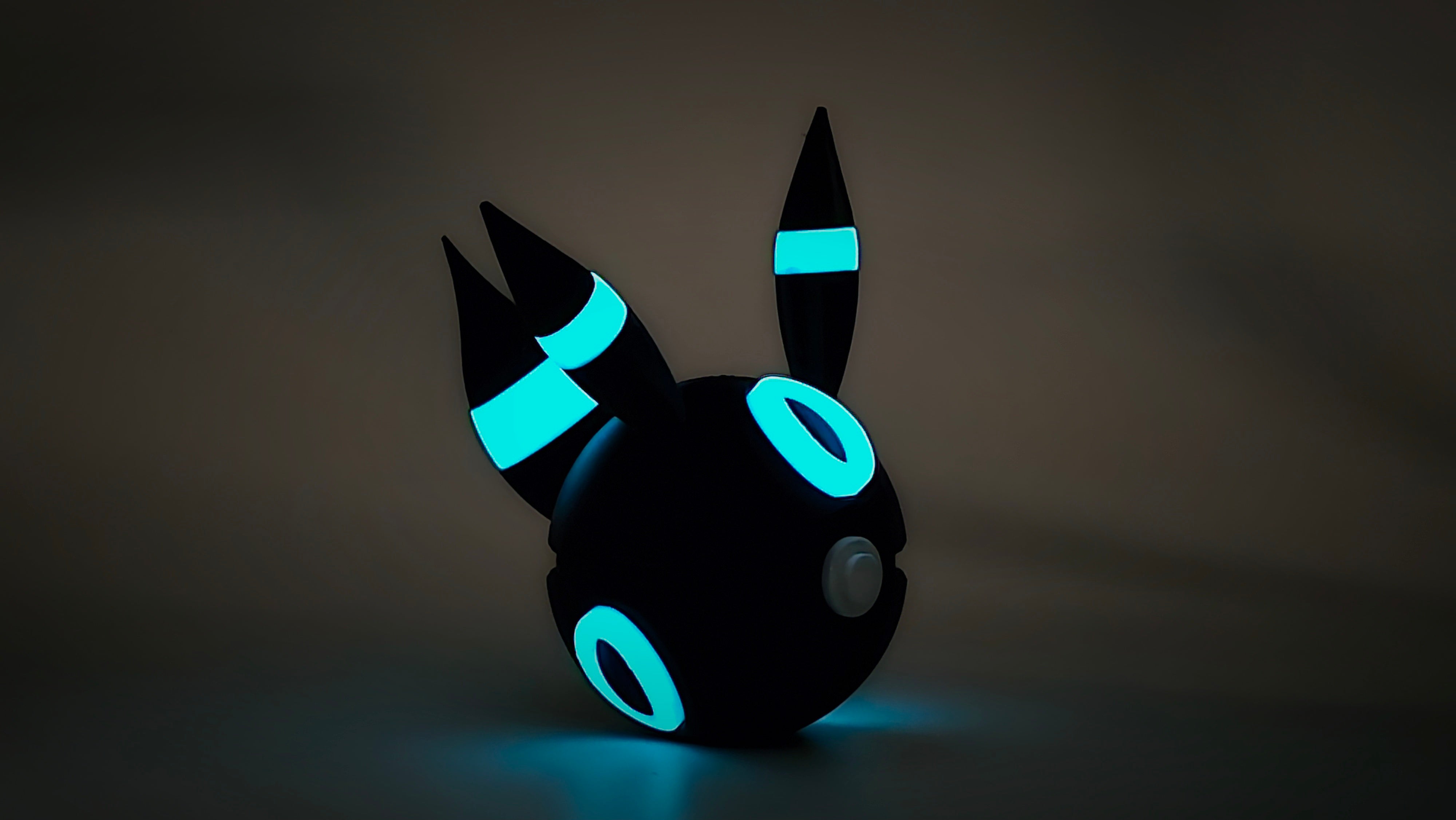 #0197 - Umbreon Ball