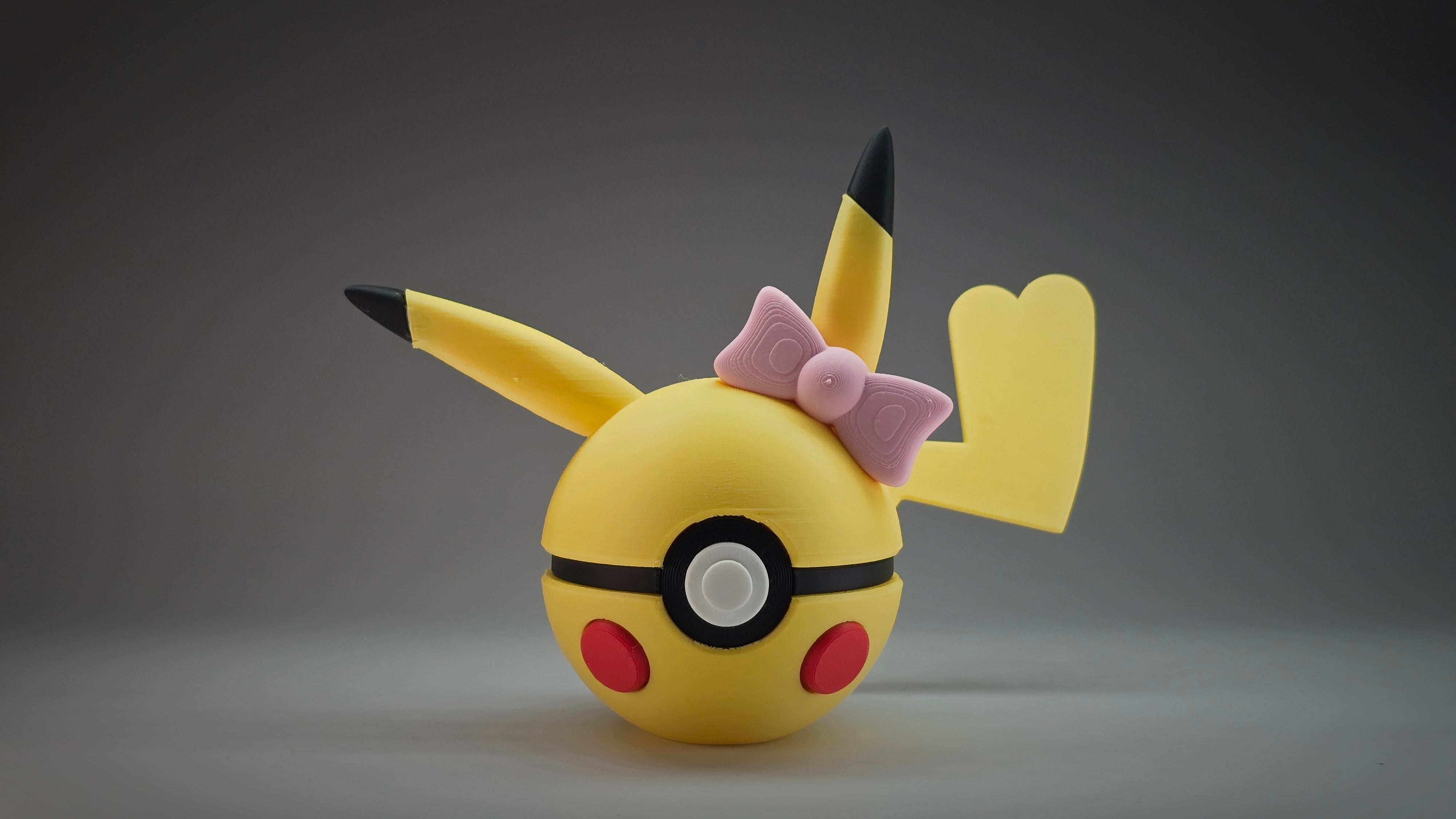 #0025 - Pikachu Ball