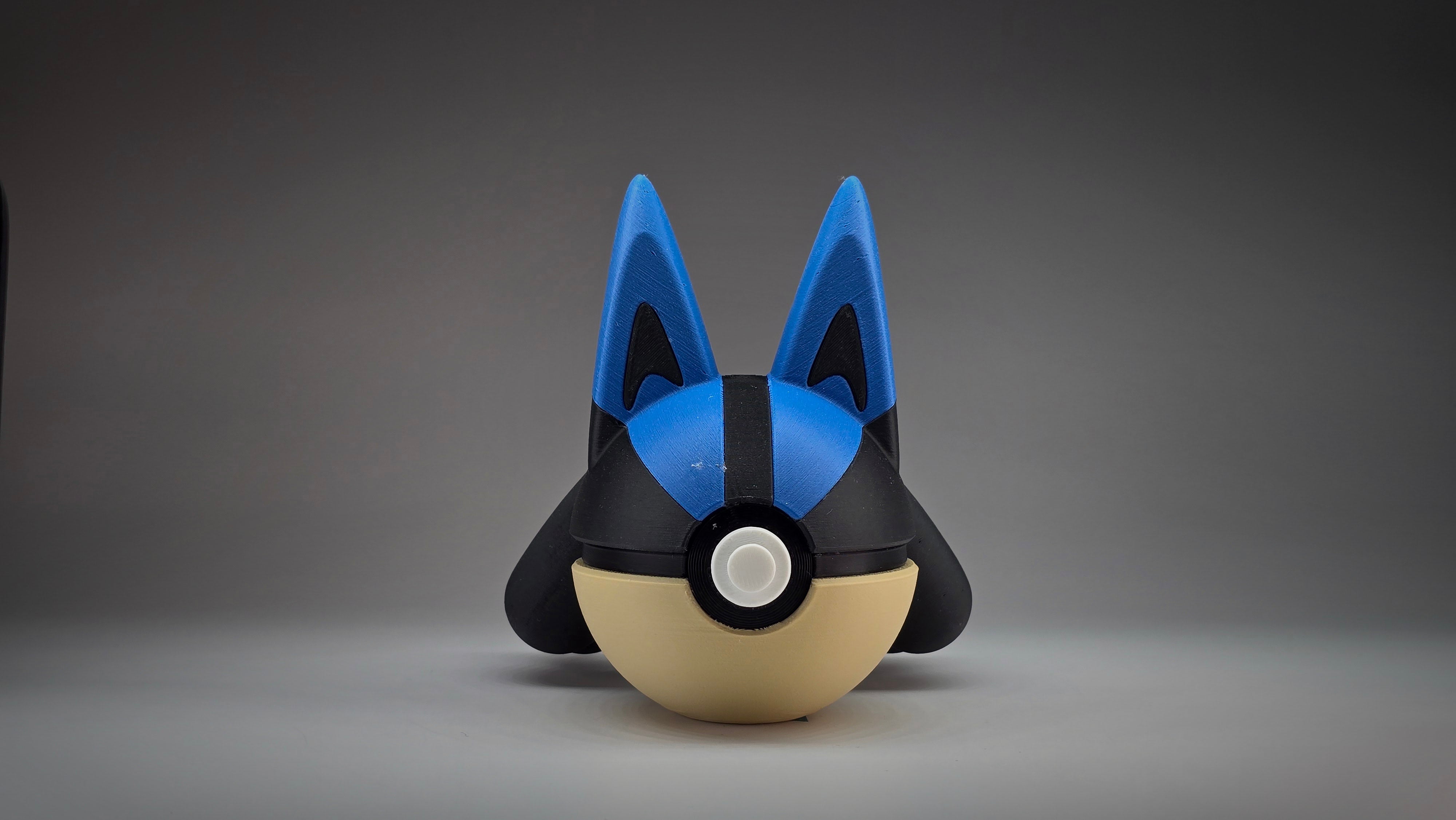#0448 - Lucario Ball
