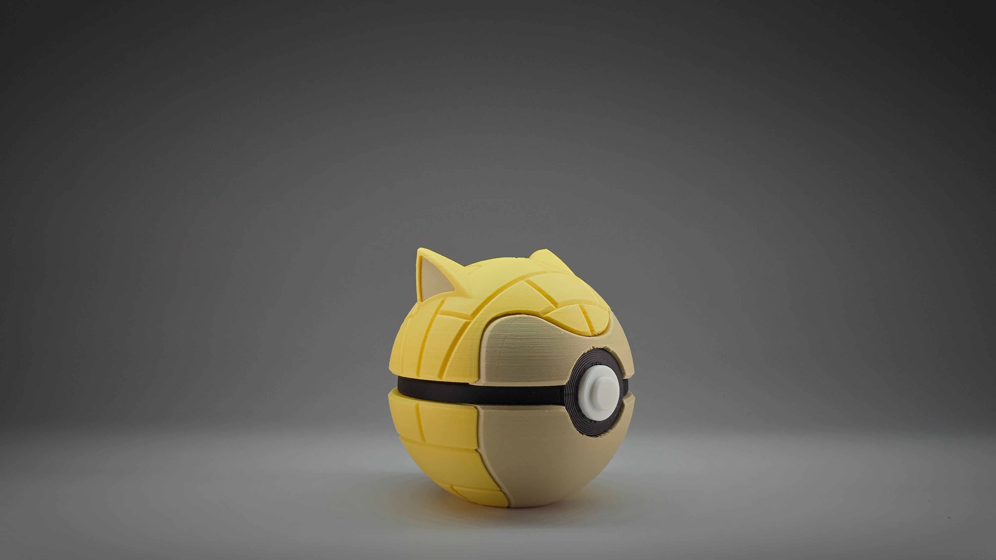 #0027 - Sandshrew Ball