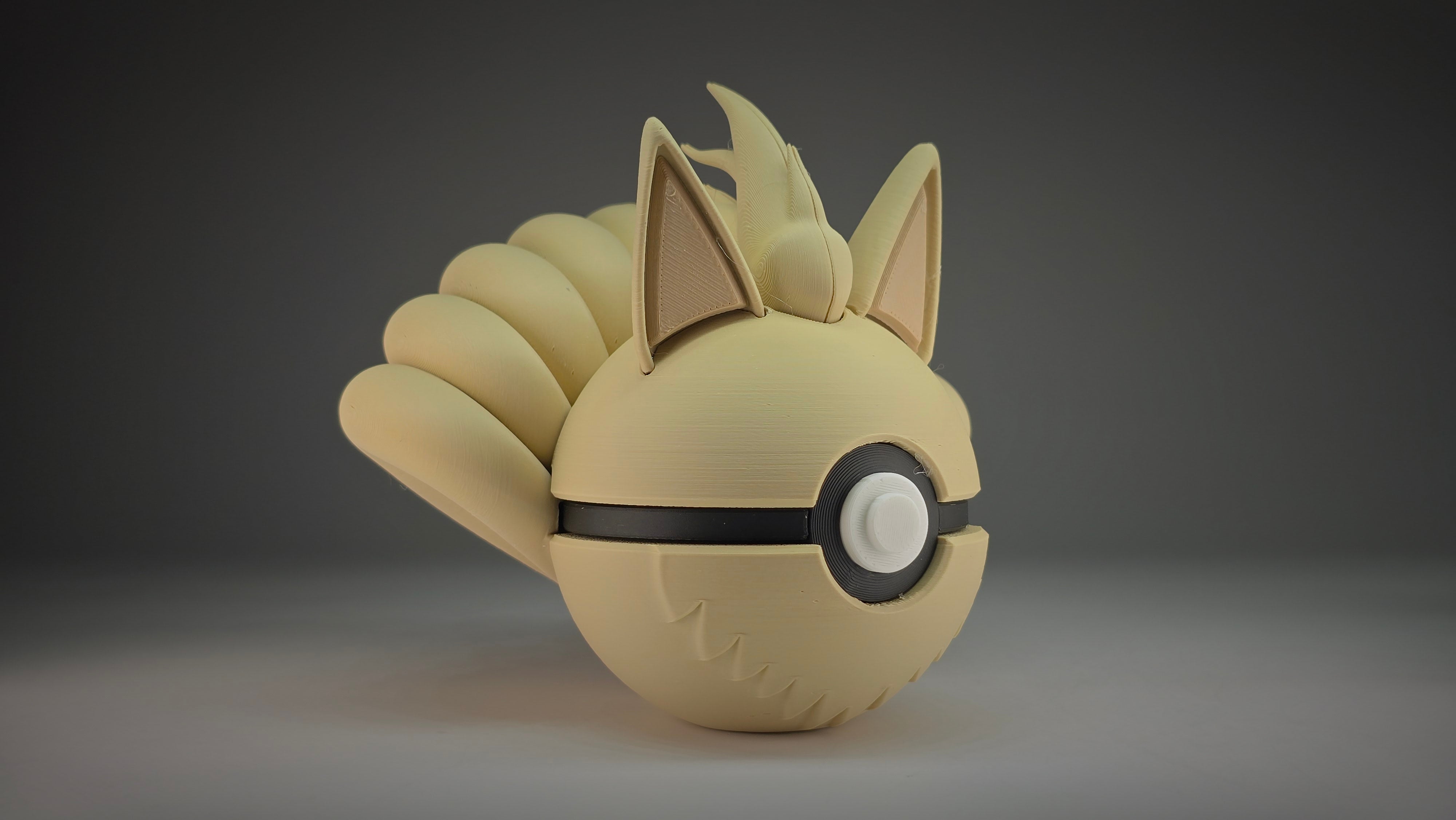 #0038 - Ninetales  Ball
